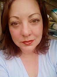 Help & Time Wishing all my lovely clients a very Happy Christmas. Thank you  for making my job so enjoyable 🎄🥂❤️