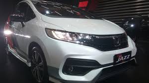 The car is set to come with a bunch of cosmetic updates, both outside and inside, along with some new. Honda Jazz Rs Cvt Facelift 2017 Gk5 In Depth Review Indonesia Giias 2017 Youtube