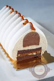 Buche De Noel 19 Comme Un Snickers Chocolat Cacahuete Et Caramel Exemplaire Surprises Et Gourmandi Idee Dessert Noel Recette Dessert Noel Buche De Noel