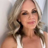 Lindsey Reuter Email & Phone Number