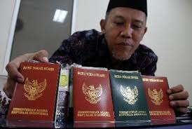 Warna buku nikah adalah cokelat untuk suami dan hijau untuk istri. Empat Ciri Buku Nikah Asli Republika Online