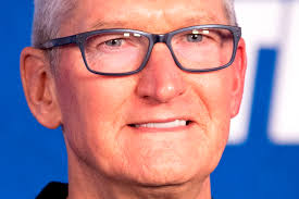 Festeja Tim Cook: por qué el CEO de Apple recibe un premio de US$740  millones