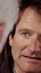 The Oscar-winning makeup for Mrs. Doubtfire (1993) took nearly four hours  to apply. Robin Williams later recounted how he used to walk through San  Francisco dressed in full makeup and costume as Mrs. ...