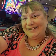 Queen of Bling (@queenofbling33) • Facebook