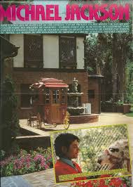 Michael Jackson With His Lama Louie At Home In Encino Michael Jackson Jackson Family Encino