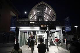 The collapse or disintegration of the wall of a fortified building | meaning, pronunciation, translations and examples Uf3s6ww1rakcam