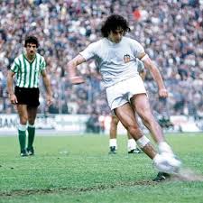 Pölten, first vienna fc, hércules cf, valencia cf, river plate, rosario central, instituto de córdoba. Kempes Valencia Cf Mario Kempes World Football Football