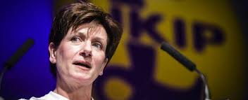 Gran Bretagna, Ukip: si dimette anche la James, era leader da 18 giorni.  Farage: "Non torno neanche per 10 milioni"