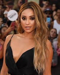 Beachy waves for long hair. 20 Beach Waves Hairstyles And Hair Ideas For 2021