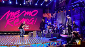 Memo remigi, pseudonimo di emidio remigi (erba, 27 maggio 1938), è un cantante, paroliere, conduttore radiofonico e conduttore televisivo italiano. Propaganda Live La Propagandaorkestra E Memo Remigi Facebook