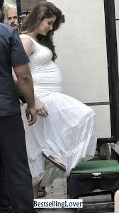 Pin By Christine Duck On Good Ideas O V In 2020 Kareena Kapoor Pregnant Indian Bollywood Actress Kareena Kapoor Bikini