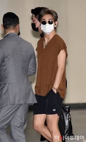 Strawberries Bear On Twitter Kim Taehyung Taehyung Kim