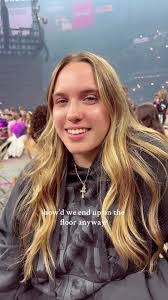 Alisha Dyer's Instagram, Twitter & Facebook