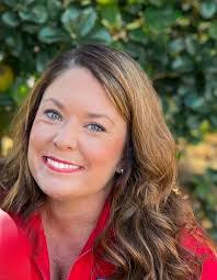 Christina Muir's Instagram, Twitter & Facebook