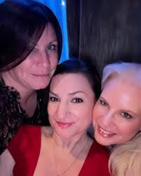 Beverly Byers's Instagram, Twitter & Facebook