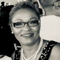 Traci Dean's Instagram, Twitter & Facebook