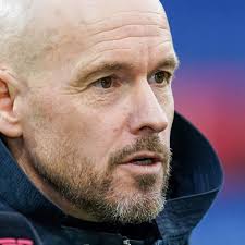 الهولندي تين هاك مدرباً لليونايتد حتى 2025