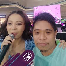 Join Princess Victoria, Princess Maphista, and the Faerie Queen as they  prepare for Christmas, with Eldar the Wizard and the Pixies in this  delightful holiday story that is sure to warm your