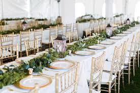 Find a wide range of wedding flowers and florists, ideas and pictures of the perfect wedding flowers at easy weddings. 10 Ways To Use Greenery As Wedding Decor Carrie House Photography
