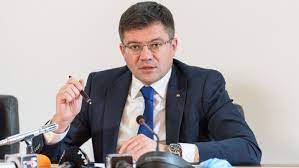 Costel alexe, despre neregulile de la spitalul lețcani: Video Engleza Ii DÄƒ BÄƒtÄƒi De Cap Lui Costel Alexe To Ta Litarian Regims Of Bam Bam Bam