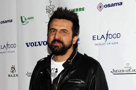 Questo è il canale ufficiale di omar pedrini. Chi E Omar Pedrini Il Cantante E Chitarrista Dei Timoria