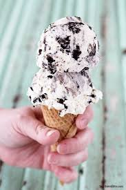 Easy No-Churn Oreo Ice Cream