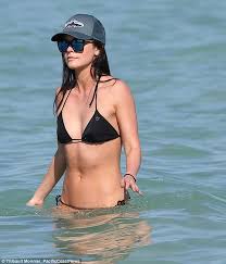 What kind of tv show is katie lee on? Billy Joel S Ex Katie Lee Bikini Shows Off Svelte Figure Daily Mail Online