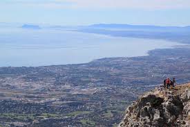 Dentro de los suministros que transportaban, como antigüedades u objetos curiosos, se encontraban las conchas marinas procedentes de oriente y éstas se hicieron. Peak Of La Concha Pico De La Concha Marbella Unique Site Costa Del Sol Malaga Diputacion De Malaga