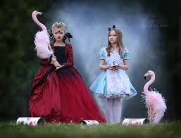 15 Photos Of Disney Characters Brought To Life Alice In Wonderland Costume Disney Alice Wonderland Costumes