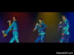 Pierce brosnan called out for mamma mia 2 spoiler. Mamma Mia The Movie 2008 Waterloo The End On Make A Gif