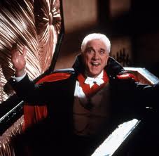 Le voïvode vlad iii basarab, surnommé « l'empaleur » (en roumain țepeș, prononcé ˈ t͡s e p e ʃ ), né entre 1431 et 1436 un autre surnom de vlad iii, drăculea (signifiant « fils du dragon » en roumain médiéval), fut repris par bram stoker pour nommer le personnage littéraire du comte vampire dracula. Draculas Vorbild Korrupte Beamte Liess Er Bei Lebendigem Leibe Pfahlen Welt