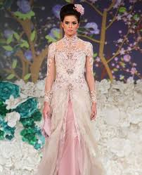 Membuat desain baju kebaya dan gaun pesta dengan coreldrawikuti seri 1,2 dan 3. 50 Inspirasi Model Kebaya
