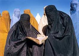 Questo diario di viaggio si chiama la via per l'oxiana. Viaggio A Kandahar Cinalci