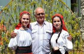 Împreună cu mihai dolinschi și. Profesor È™i Jurnalist Din Suceava Decedat DupÄƒ Ce È™i A FÄƒcut Vaccinul Anti Covid Chiar De Ziua Lui Gheorghe Dolinschi Era Din Localitatea Arbore È™i Scria La PublicaÈ›ia Crai Nou Activenews