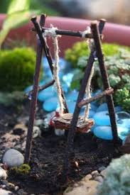 Encore Une Balancoire Elfique Jardin De Fees Jardinage De Fee Pot De Fleurs