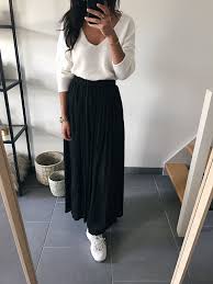 Le mannequin mesure 1m69 et porte une taille s. Jupe Longue Plissee Le Trendy Store Jupe Plissee Noire Jupe Longue Jupe Plissee