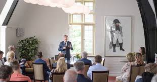 Vanwege de afwezigheid van premier rutte heb ik als eindverantwoordelijke in samenspraak met onze majesteit willem alexander. Twentse Cda Prominenten Achter Omtzigt Pieter Is Een Volbloed Volksvertegenwoordiger Enschede Tubantia Nl