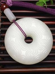 如意珠宝率先推出有证书的羊脂白玉&和田玉一体链牌- 法拉盛网