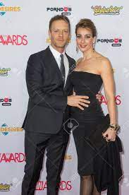 LAS VEGAS - 1 月 23 日: 大人の映画俳優監督ロッコ ロッコシフレディ (L) と彼の妻、アダルト映画女優ローザカラッチョロ、出席  2016 アダルト ビデオ ニュース賞ハードロック ホテル ・ カジノで 2016 年 1 月 23 日にラスベガスで。の写真素材・画像素材  Image 55059145