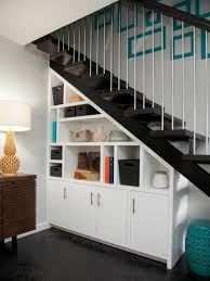 Schrank Unter Der Treppe Und Andere Losungen Wie S In 2020 Mit Bildern Schrank Unter Treppe Treppenspeicher Treppenschrank