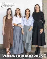 GBsociales✨ Para dar la bienvenida al nuevo voluntariado del DIF Jalisco,  la presidenta, Maye Villa de Lemus y la directora del programa Diana  Malacara de Gómez, recibieron en casa Jalisco al solidario