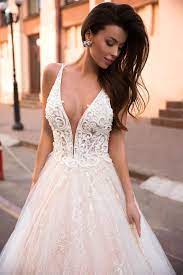 Traumhafte vintage brautkleider für kreative und selbstbewusste frauen, die ihre individuelle, natürliche seite zeigen wollen. Brautkleider Mit V Ausschnitt Fur Ludwigsburg Stuttgart Und Umgebung Happy Bride De We Love Happy Brides Verkauf Vermietung