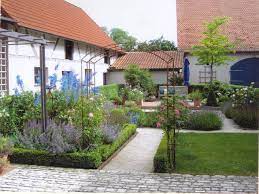 The nearest airport is stuttgart airport, 8.1 miles from the villa. Ein Schoner Garten Das Ganze Jahr Lang Mit Diesen 21 Pflanzideen