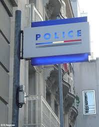 La police nationale, qui fait partie des forces publiques françaises, assure la protection des personnes, des biens et des intérêts vitaux de la nation. Suicide D Une Policiere La Famille Porte Plainte Elle