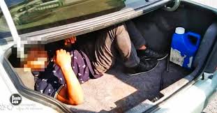 Aksesori handphone yang wajib anda miliki dan simpan dalam kereta anda. Polis Cekup Mak Sorok Anak Dalam But Kereta Sebab Nak Ke Pasar Raya