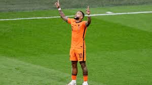 How tall is denzel dumfries? Holland Wins First Place With Super Depay Newsy Today