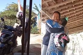 Video Viral Prank Anak ke Ibunya Saat Mudik, Nyamar Jadi Kurir Paket  hingga Berakhir Haru Halaman all - Kompas.com