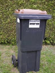 Allerdings muss man hier etwas darauf achten, nicht allein danach zu gehen, was biologisch abbaubar ist. Stadt Brandenburg Was Gehort In Die Biotonne