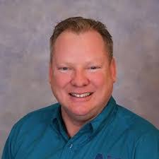 Lisa Roach's Instagram, Twitter & Facebook