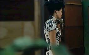 Maggie cheung is awesome, both as an action and a character actor. èŠ±æ ·å¹´åŽ ä¸­å¼ æ›¼çŽ‰çš„æ——è¢å›žé¡¾ Moooooooon